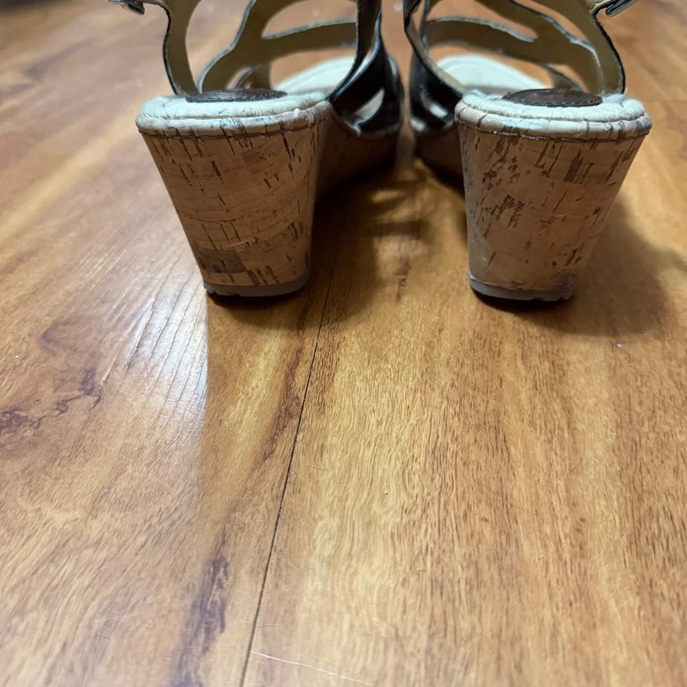 b.o.c. Wedge Sandals Women 10 Brown Z46106CIC18 Strappy Cork Heel Comfort Summer